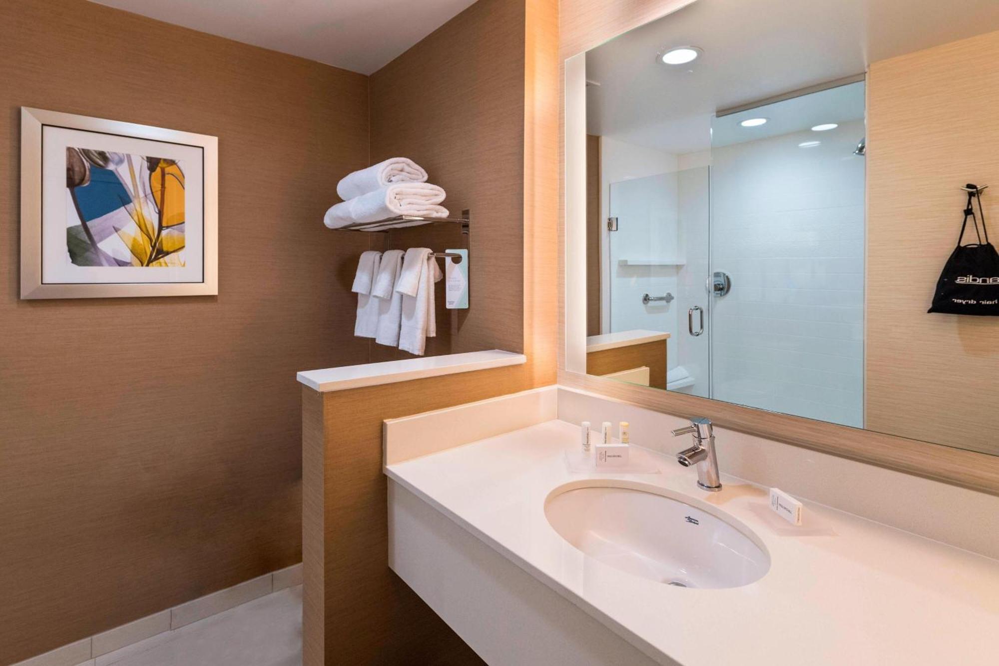 Fairfield Inn & Suites By Marriott Dallas Ваксахачи Экстерьер фото