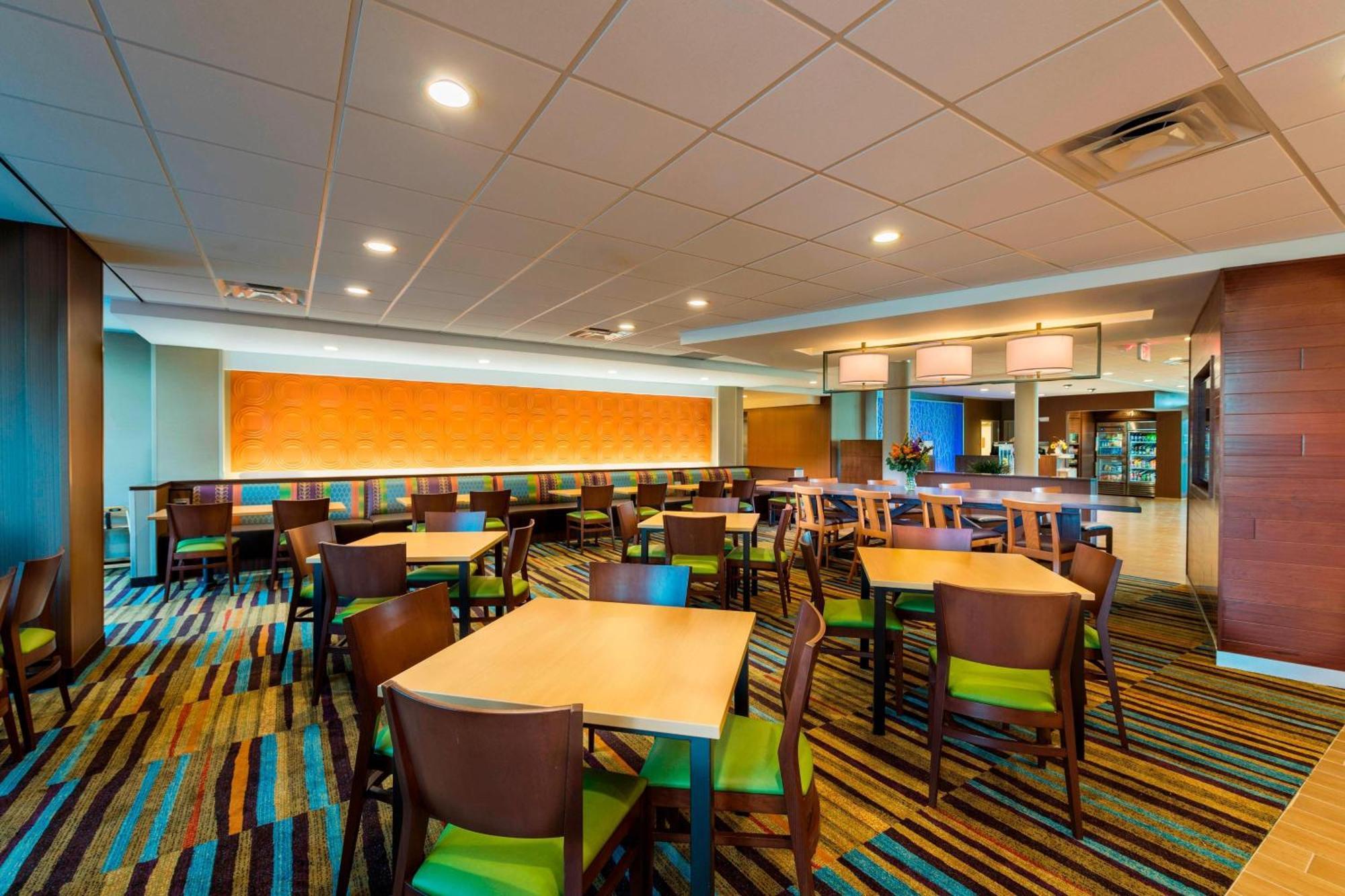 Fairfield Inn & Suites By Marriott Dallas Ваксахачи Экстерьер фото