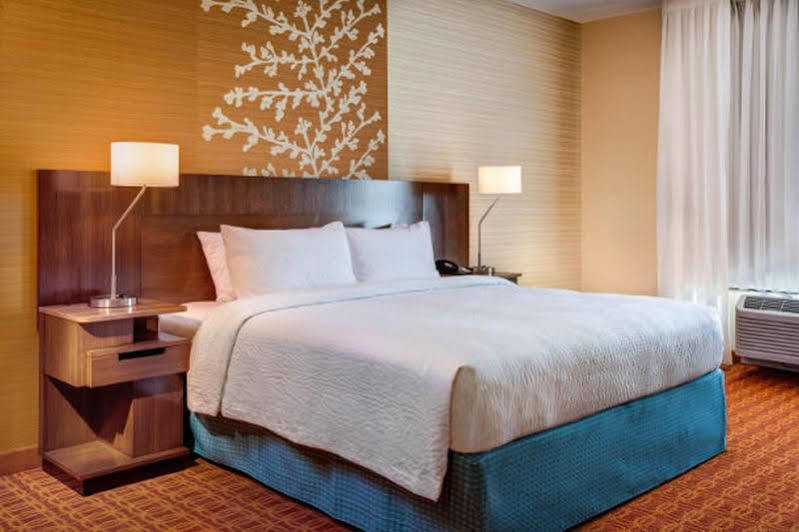 Fairfield Inn & Suites By Marriott Dallas Ваксахачи Экстерьер фото