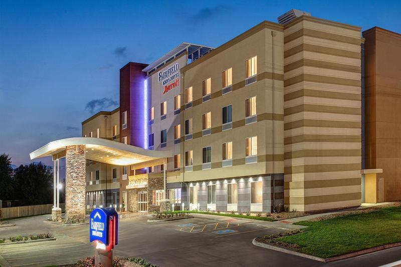 Fairfield Inn & Suites By Marriott Dallas Ваксахачи Экстерьер фото